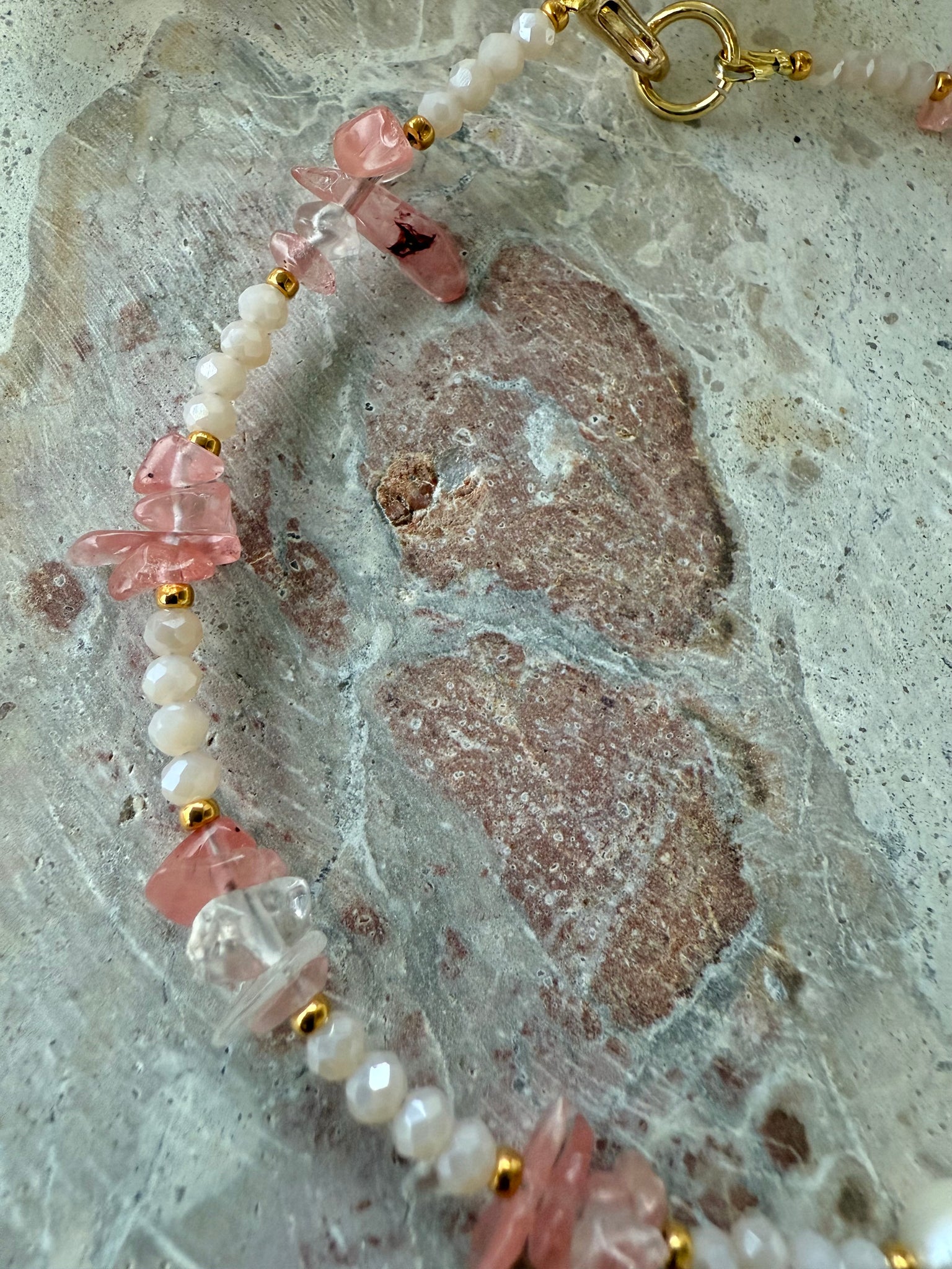 Pink Stone Chip Pearl Anklet