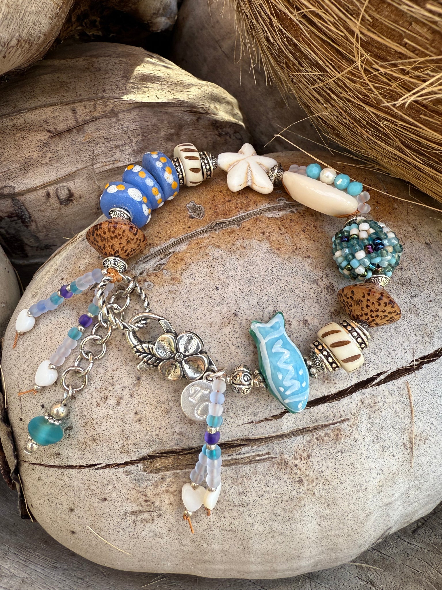 Island Ocean Cowrie Charm Shell Bracelet