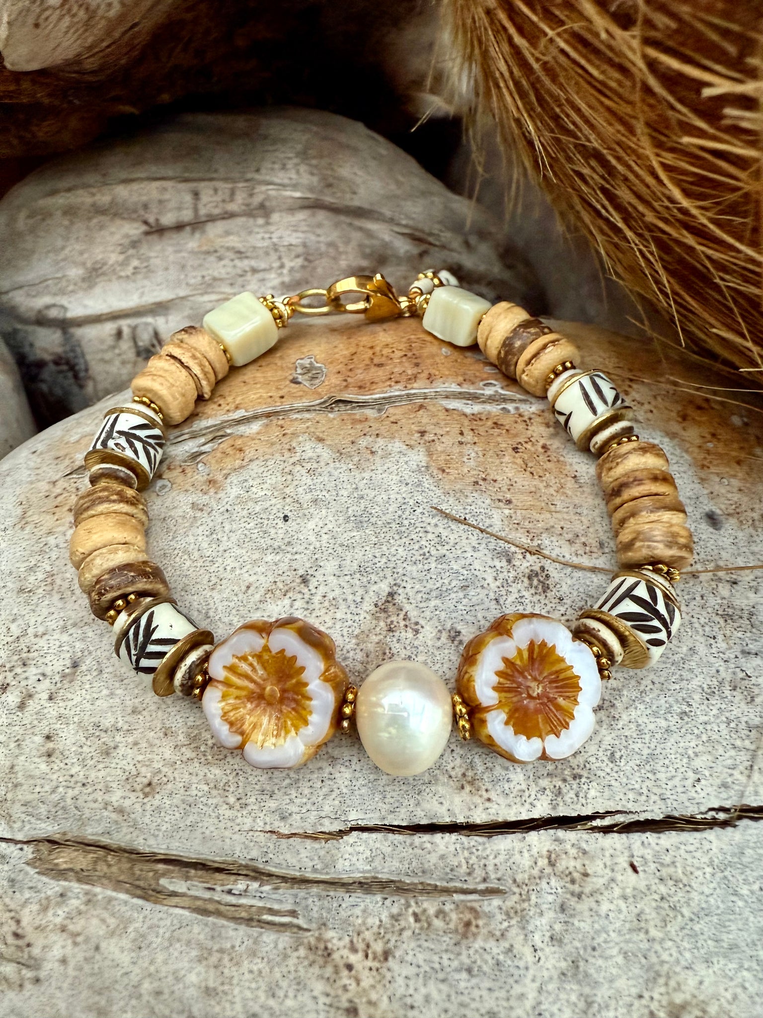 Hawaii Flower Pearl Bracelet