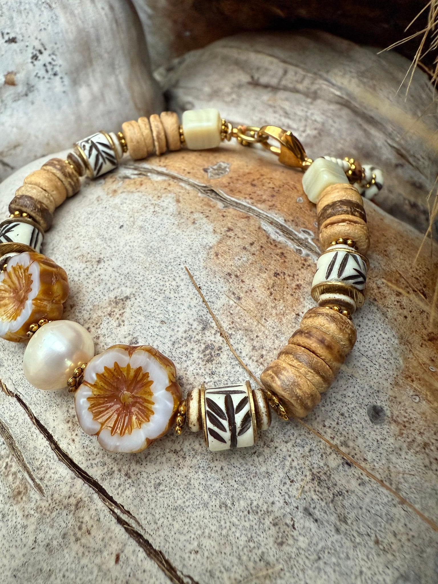 Hawaii Flower Pearl Bracelet
