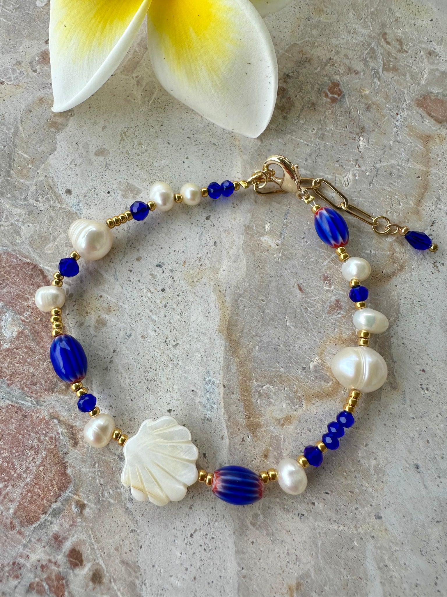 White Shell Pearl Crystal Beaded Bracelet