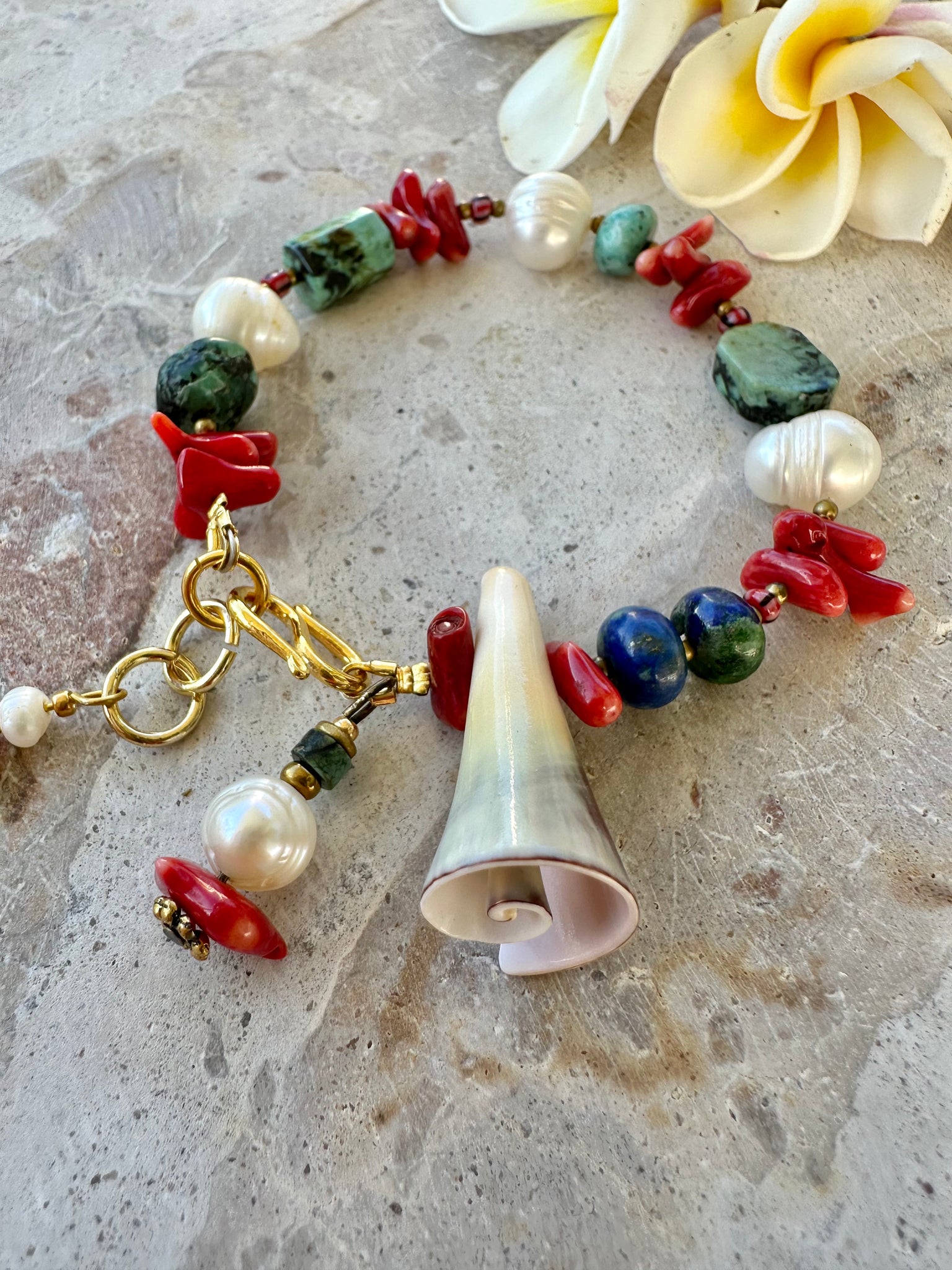 Turquoise Shell Beaded Bracelet