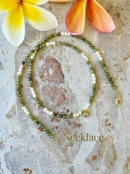 Boho Green Stone Pearl Beaded Necklace