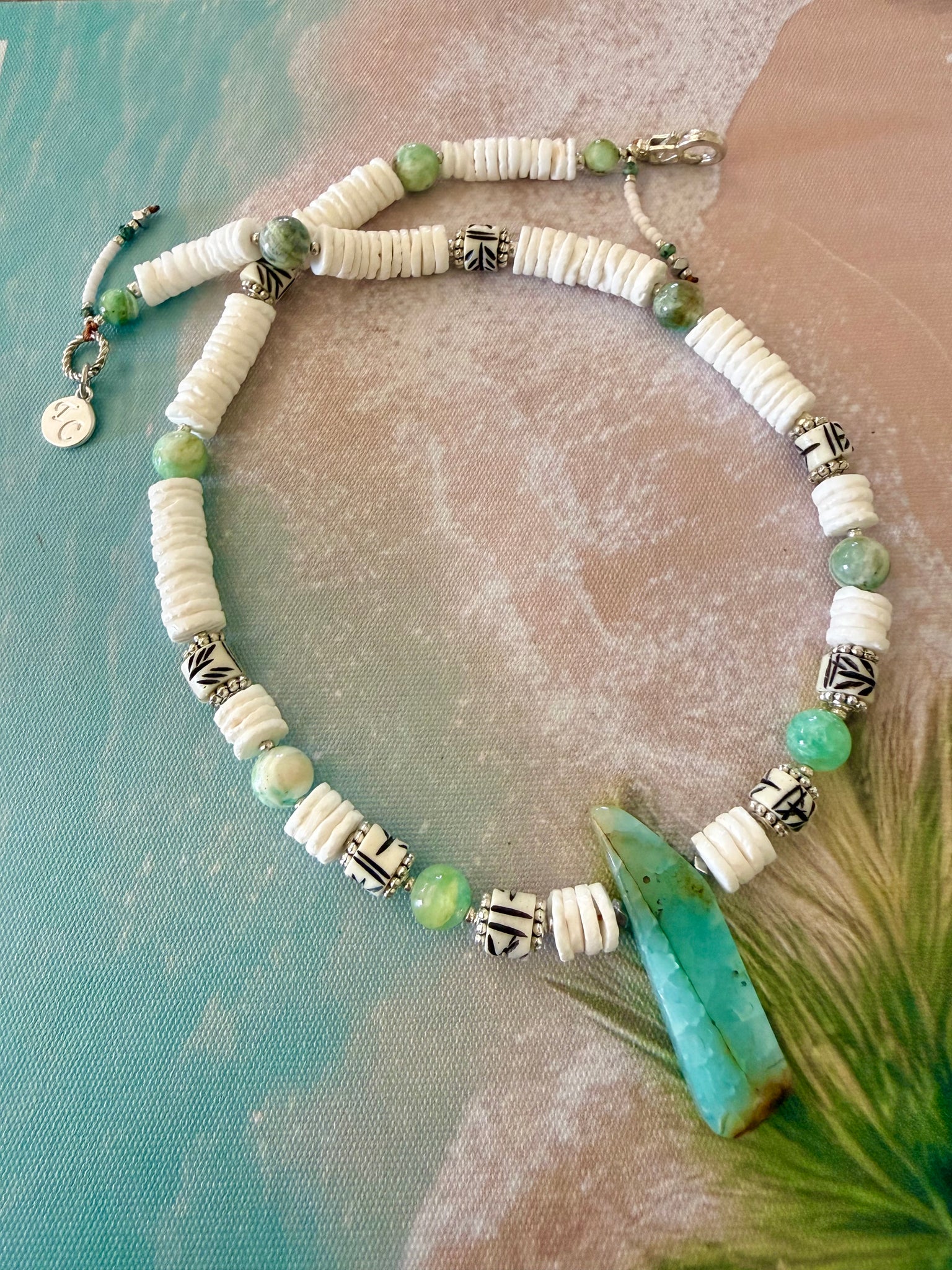 Green Agate Stone White Shell  Necklace