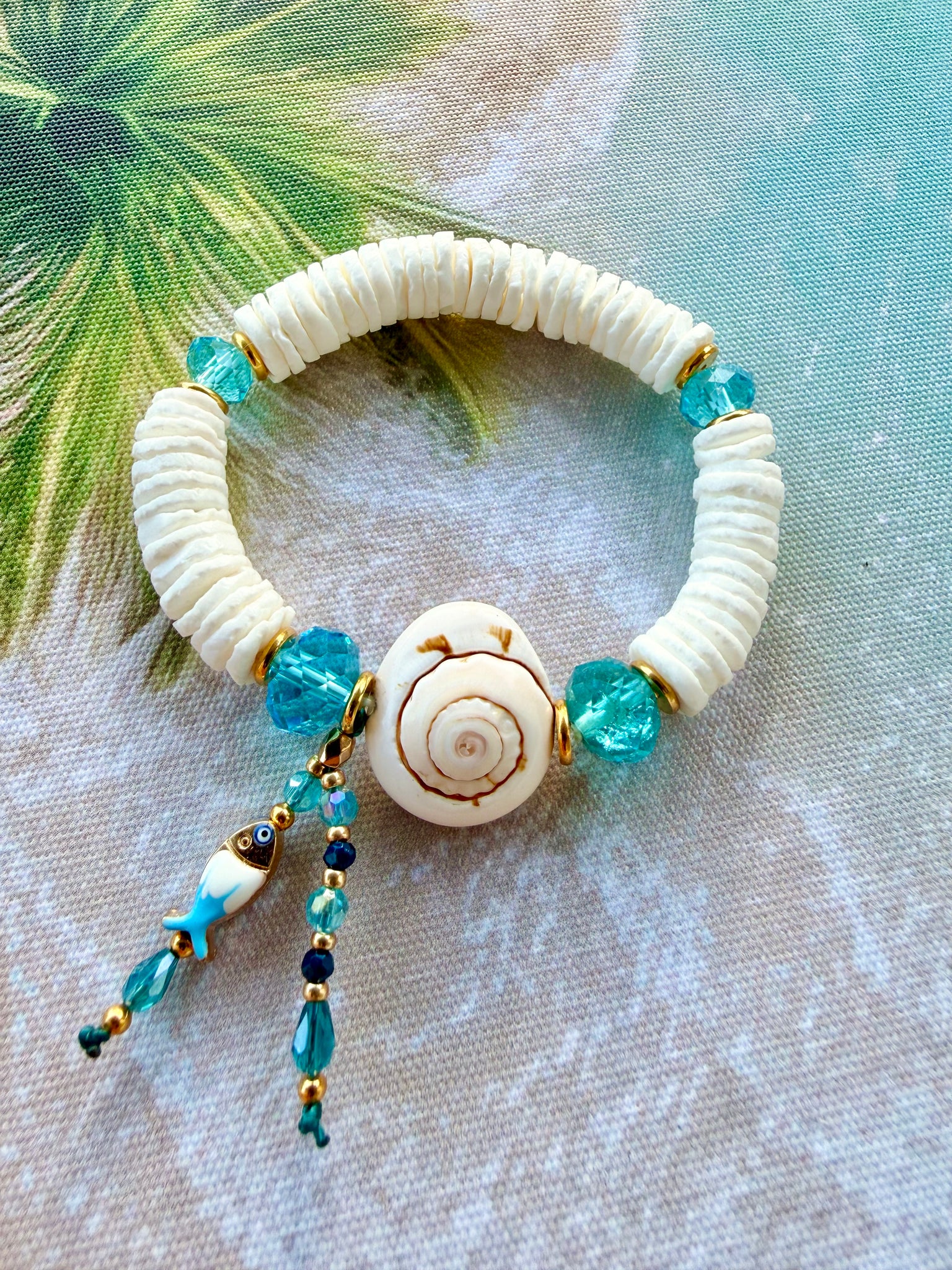 Island White Shell Crystal Shell Bracelet