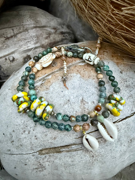 Turquoise Stone Beaded Shell Bracelet