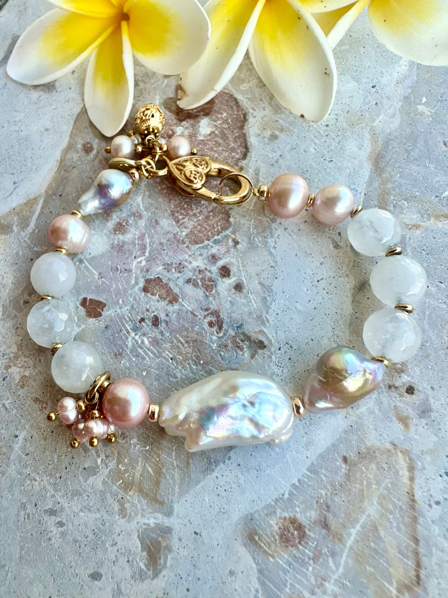 Lux Baroque Pearl Bracelet