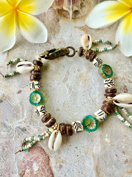 Hawaii Cowrie Shell Bracelet