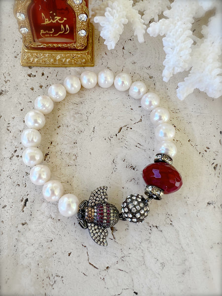 Bumble Bee Crystal Pearl Bracelet