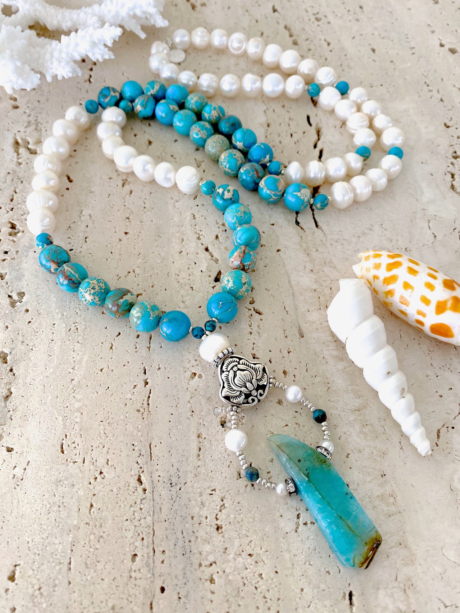 Pearls And Blue Stone Mala Necklace